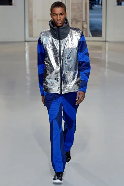 Look 28